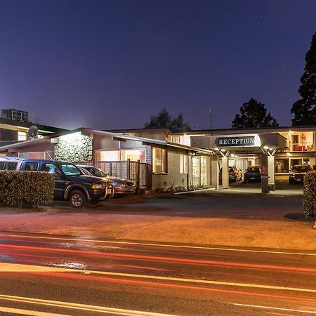 Twin Peaks Lakeside Inn Taupo Exterior foto
