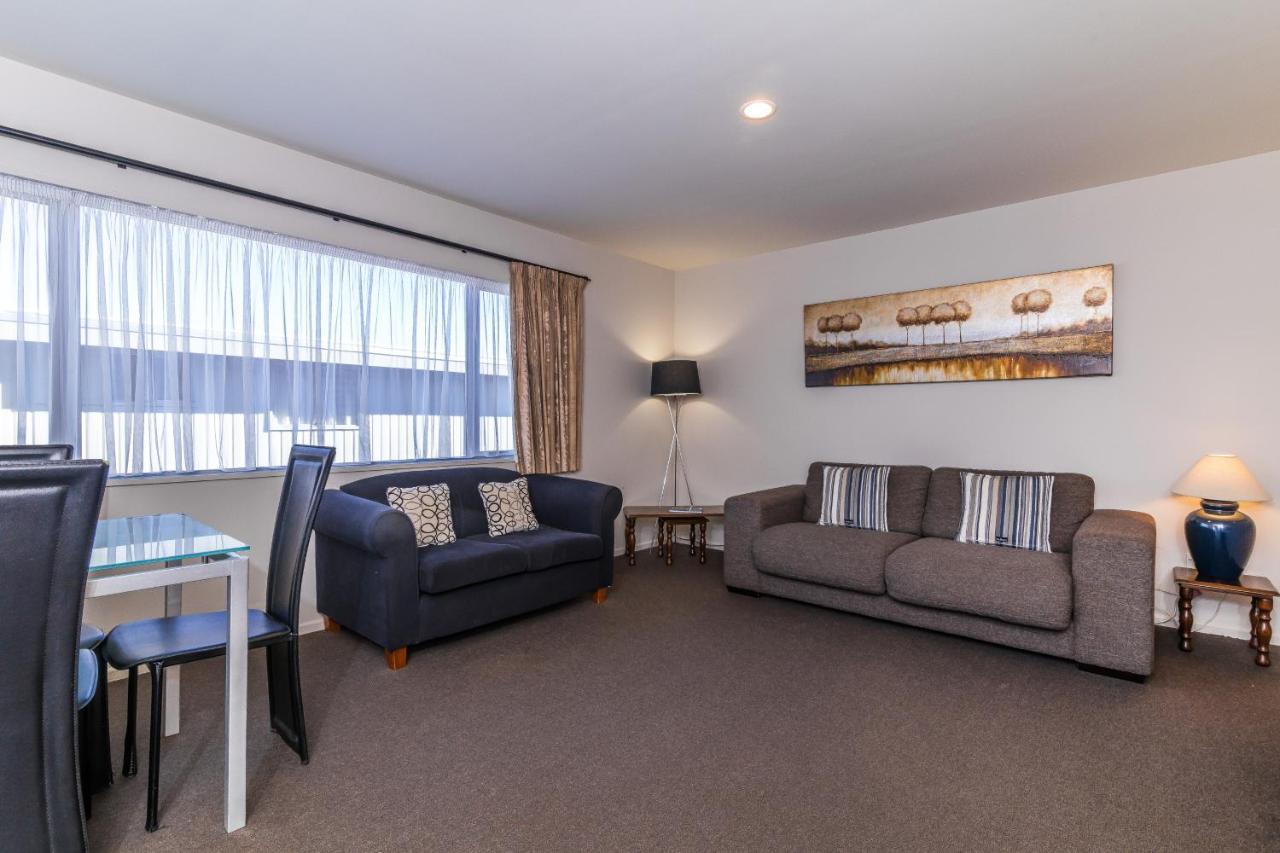 Twin Peaks Lakeside Inn Taupo Exterior foto