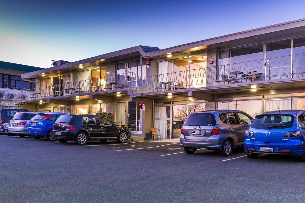 Twin Peaks Lakeside Inn Taupo Exterior foto
