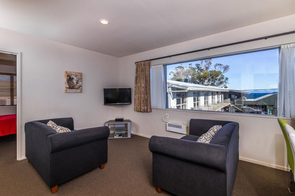 Twin Peaks Lakeside Inn Taupo Exterior foto